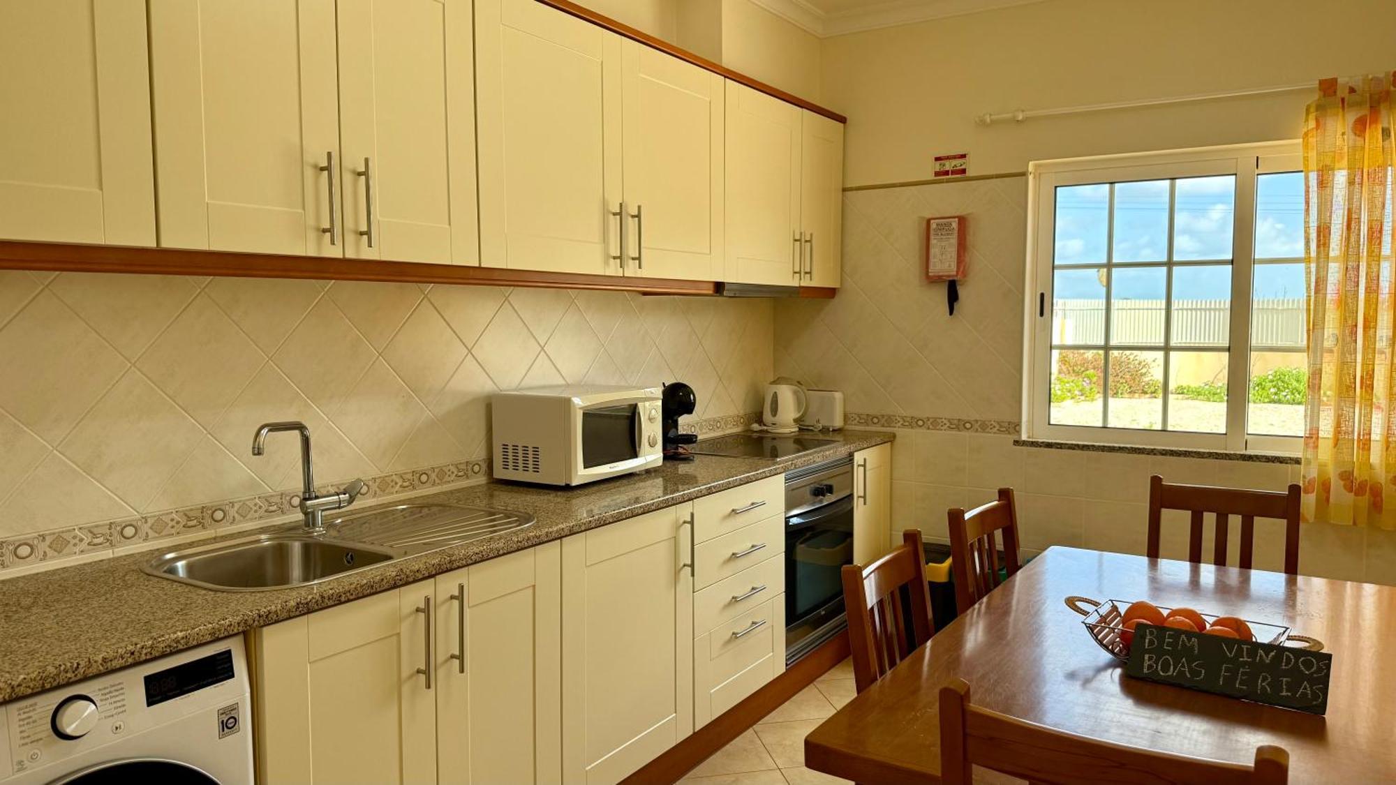 Casa Laranjal Apartment *